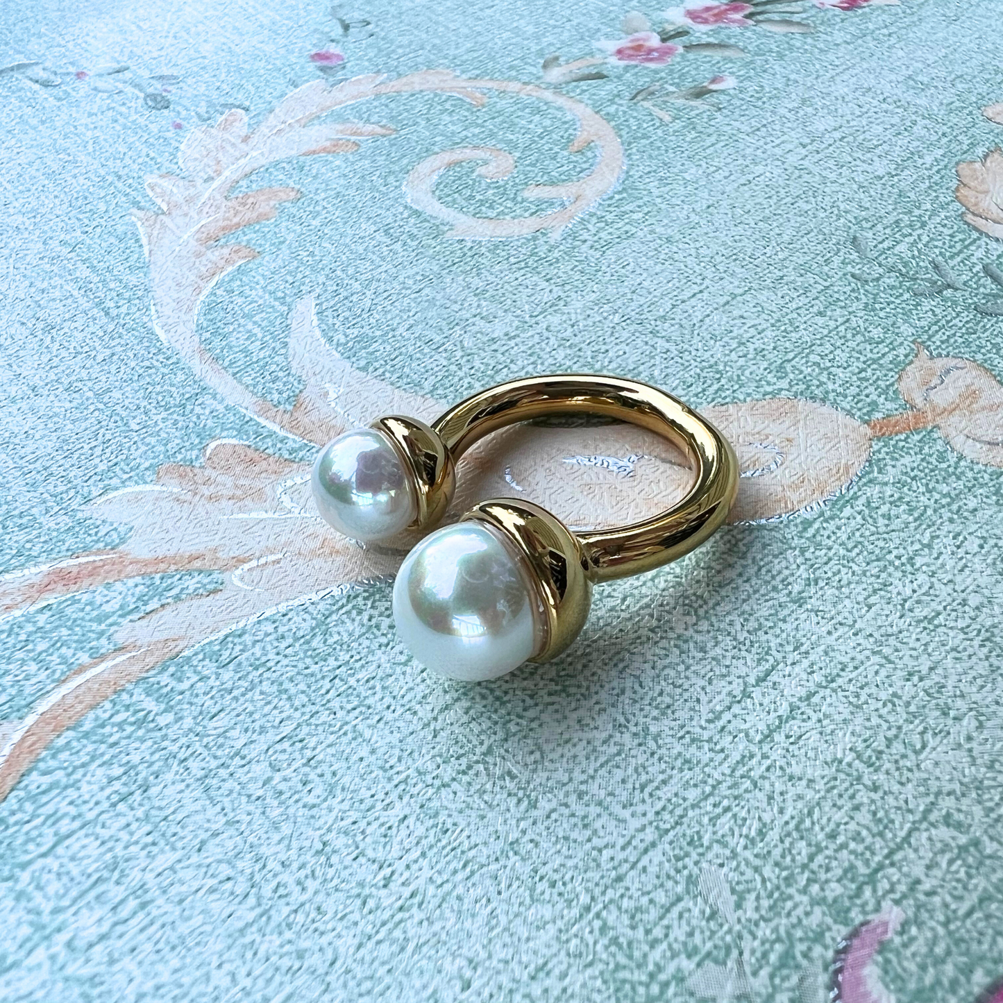 Mirrored Affection Dual Pearl Ring