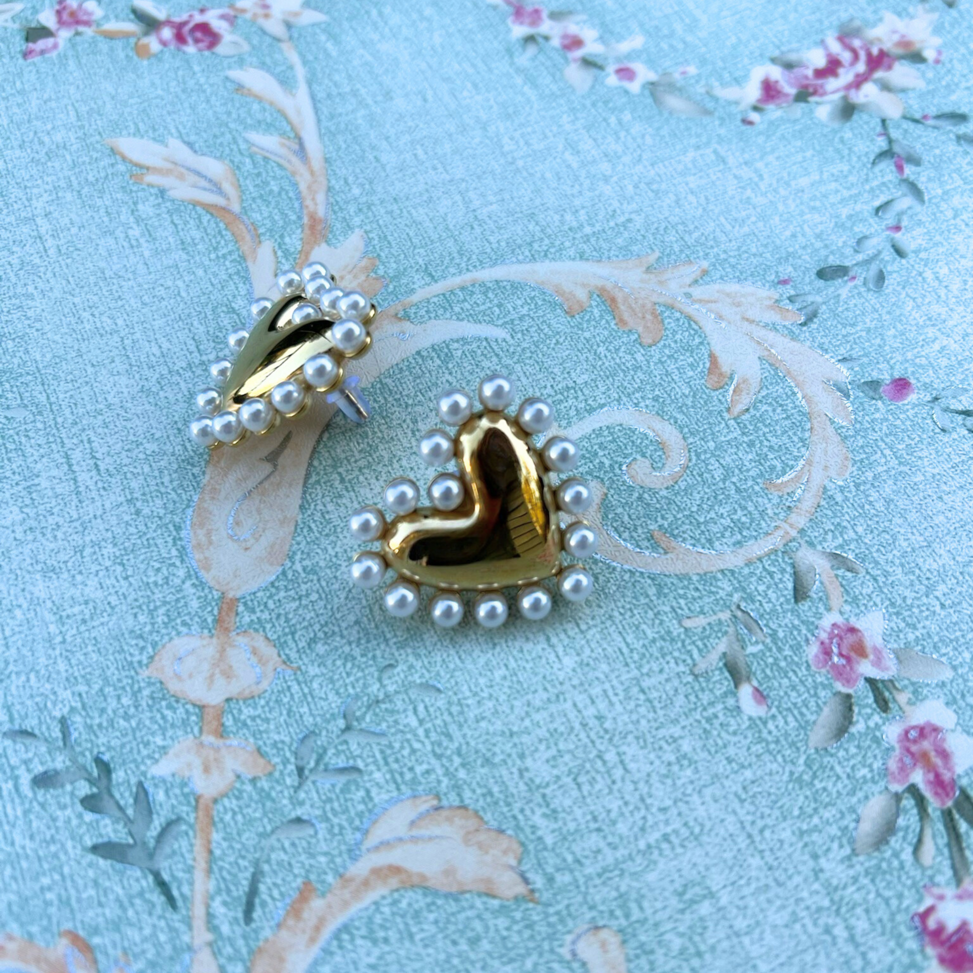 Royal Hearts Pearl Embrace Studs